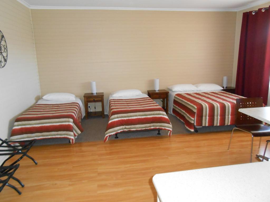 Acacia Ridge Motor Inn Port Augusta Room photo