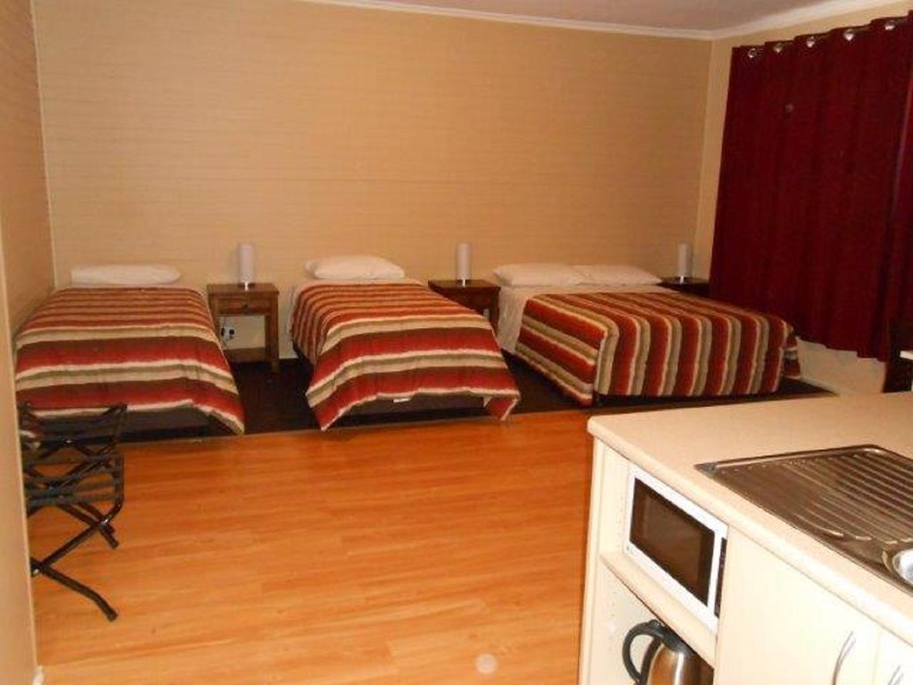 Acacia Ridge Motor Inn Port Augusta Room photo
